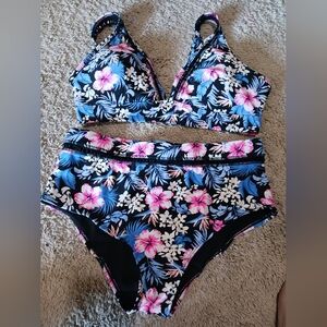 Boutique Bikini size L